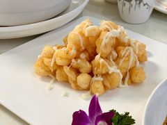 色拉虾球-七的湖·晚芳亭·阳澄湖农家菜·大闸蟹(莲花岛店)
