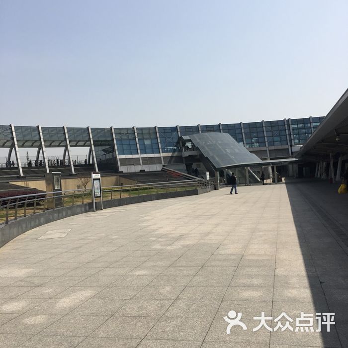 上海赛车场-地铁站