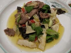 清炒牛舌-犇逸·乐山跷脚牛肉·四川现炒(览海店)