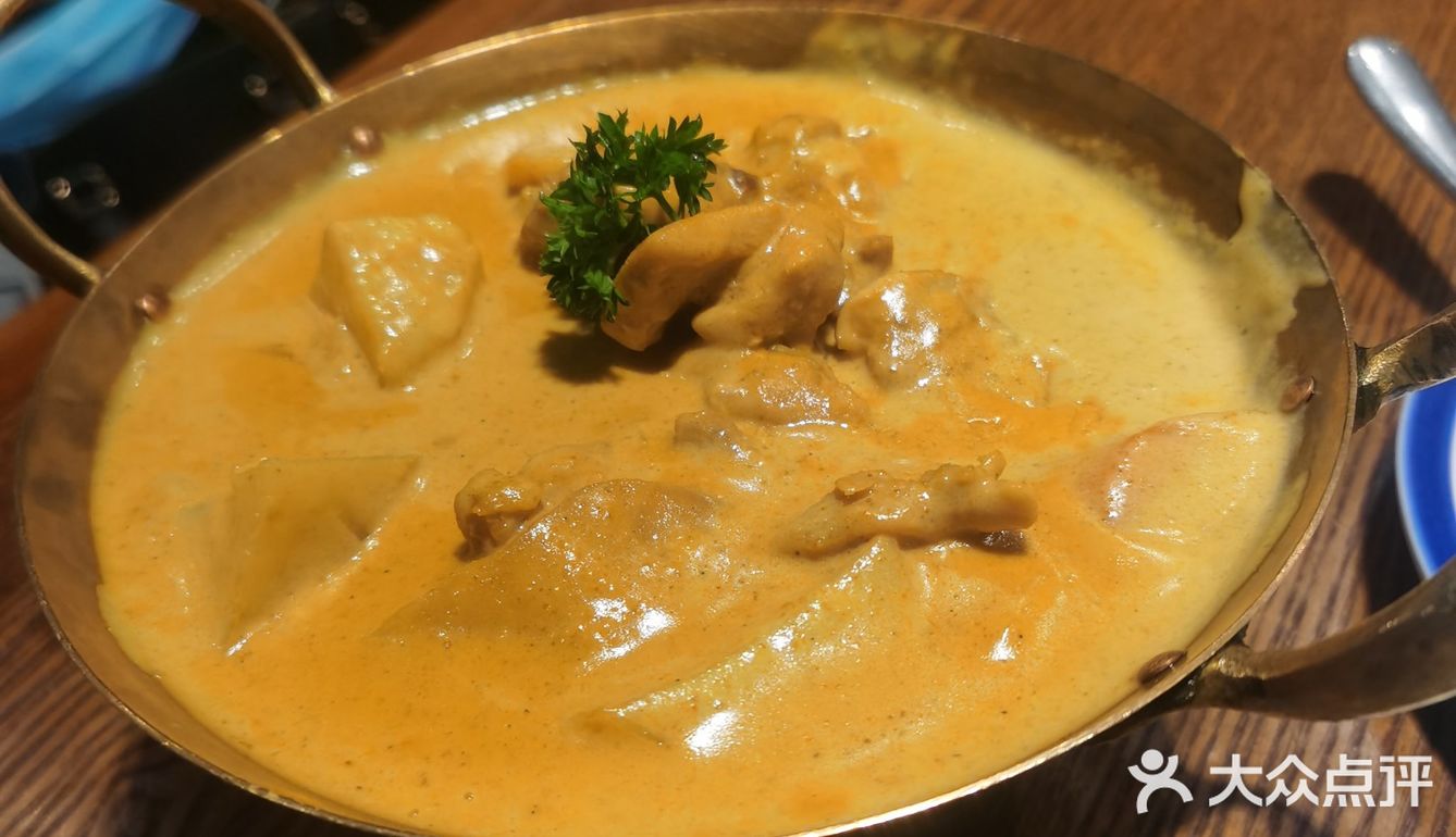 特别的下饭，冬阴功汤都是一小份的，味道还可以