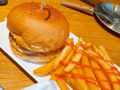 -HUZI虎滋精酿餐吧(京西大悦城店)