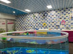 -蓝鲸奇亲子游泳俱乐部