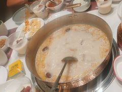 -洪氏嗨捞·广东猪肚鸡·椰子鸡火锅(西咸万象城店)