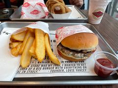 -FATBURGER 特富客汉堡(外交公寓店)