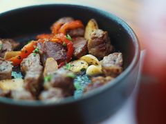 橄榄油蒜香黑椒牛肉粒配慢烤甜椒-帕歌西班牙餐厅paco tapas
