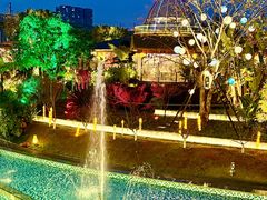 -茅草房·河畔园林火锅