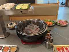 -围炉肉舍•炭烤活鳗•丹东海鲜烤肉(步行街店)