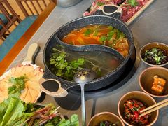-苗阿哥酸汤牛肉火锅(体育场店)