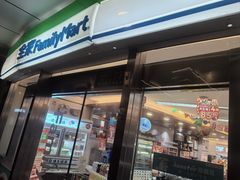 -全家便利店(漕溪北路七店)