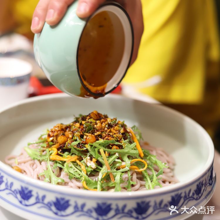 反正来这里吃菜，涨姿势