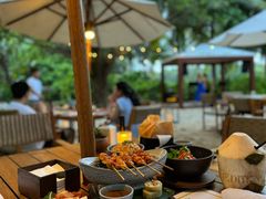 -三亚艾迪逊酒店·海滩烧烤 BARBACOA·现场乐队·浪漫晚餐·烧烤海鲜