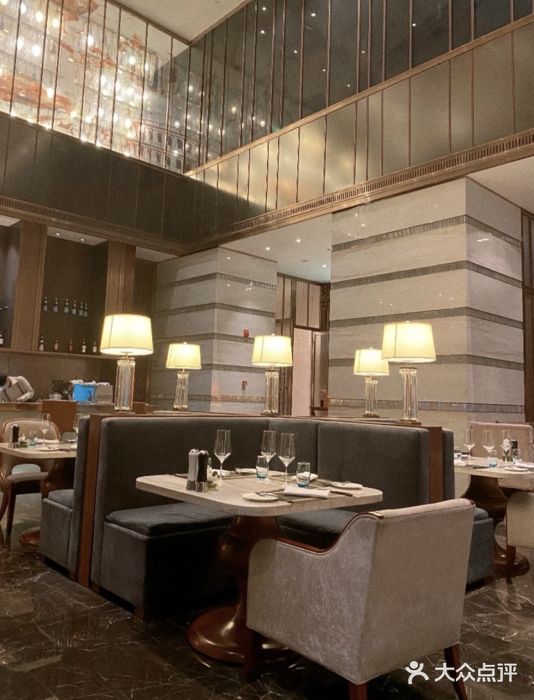 郑州希尔顿酒店·阿米奇意大利餐厅大堂图片