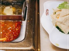 -巴渝瓦肆重庆鲜火锅(宝龙环湖店)