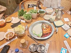 -东巴婆婆云南鱼豆花火锅(大东门店)