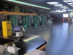 -极限PLAY运动娱乐新世界·团建派对潮玩休闲馆·室内蹦极高空游乐园