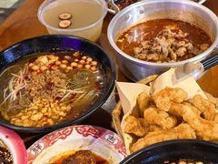 -爆炸头阿姨小四川正宗川味小吃(无任何分店)