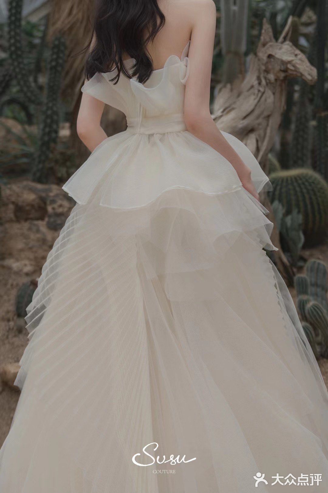 「初见黎明 碧波荡漾 且听风吟 清雅无匹」