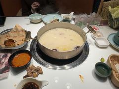 -洪氏嗨捞·猪肚鸡火锅(阳光天地店)