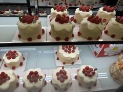 -花花卷卷·鲜食蛋糕(泉屋店)