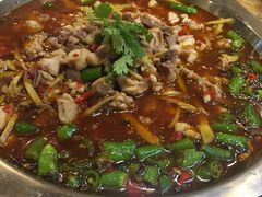 -兔行天下-鸿鹤鲜锅兔(中海国际店)