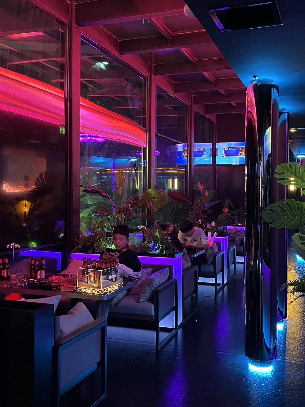 郑州这个酒吧还有人不知道吗71