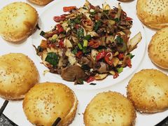 -万重锦·人文川菜馆(骡马市店)