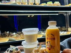 -云顶旋转自助景观餐厅