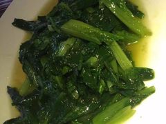 -阿瓦山寨·湘菜现炒·剁椒鱼头王(咸阳总店)