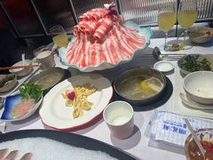 -泓炙颐凤鲜海鲜火锅料理(桐乡店)