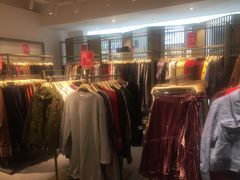 -URBAN REVIVO(北京斯普瑞斯奥特莱斯店)