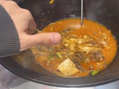 -鲁员外地锅鸡地锅鱼(龙湖江东天街店)