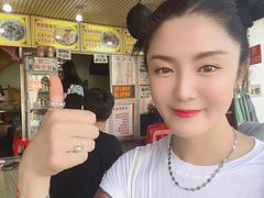 -螺满地螺丝粉