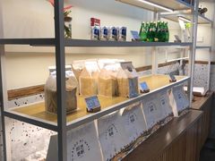 面包甜点陈列柜-前进麦味·天然烘焙(凯德1818店)