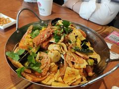 麻麻辣辣香锅-老妈米线(港龙店)