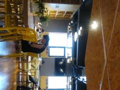 -新华里咖啡书吧(新华书店小寨店)