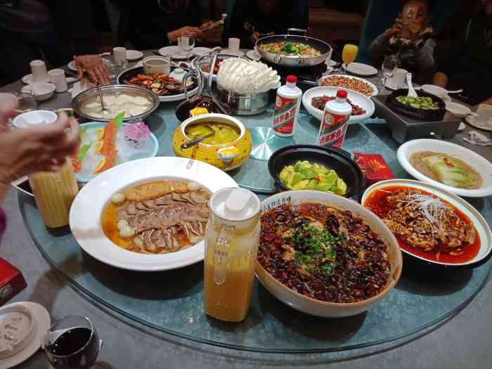 味源蜀香坊(江东花城店)-"过年期间,家里老人想吃家乡菜,看点评推荐.