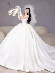 -维纳斯婚纱礼服租赁馆