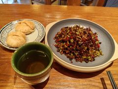 -云海肴·汽锅鸡·云南菜(天山百盛优客店)