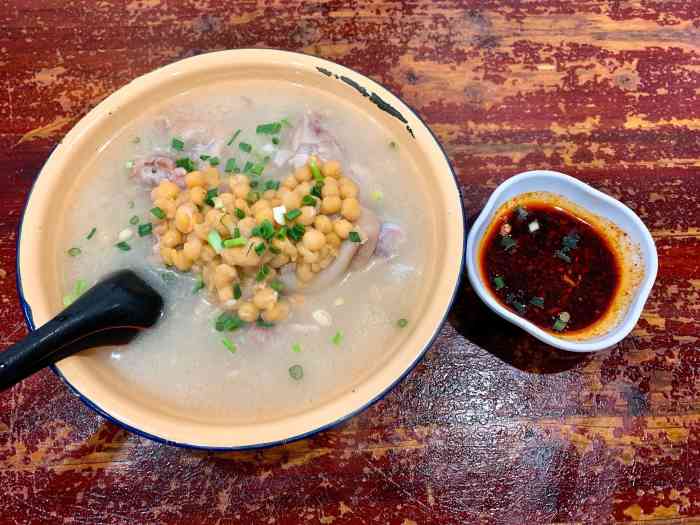 胡记蹄花汤-"蹄花汤的确不错,单这个可以给5星,豆花不.