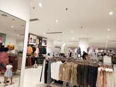 -优衣库(石家庄裕华万达广场店)