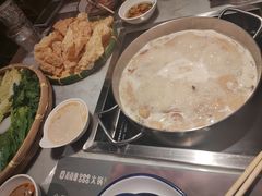 -尚尚仙·酸汤猪手·猪肚鸡火锅(华联万柳购物中心店)