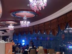 -荣誉国际酒店-云顶旋转餐厅