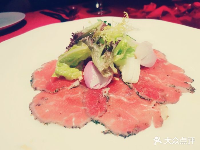 王品牛排安格斯谷饲牛肉刺身图片