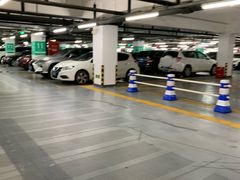 -虹桥火车站-停车场