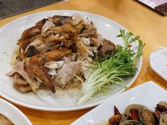 大鹏窑鸡-鹏城人家海鲜酒家·23年老字号(较场尾店)