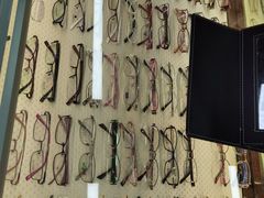 -三叶眼镜城批发市场(上海火车站店)