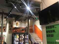 -山野的朋友露营炭火烤肉