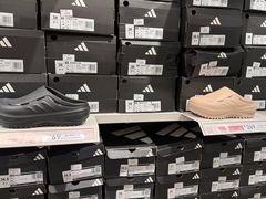 -沃尔玛(前山店)