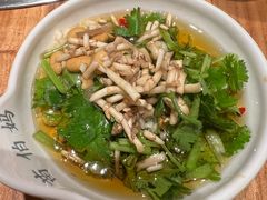 -苗伯妈酸汤火锅