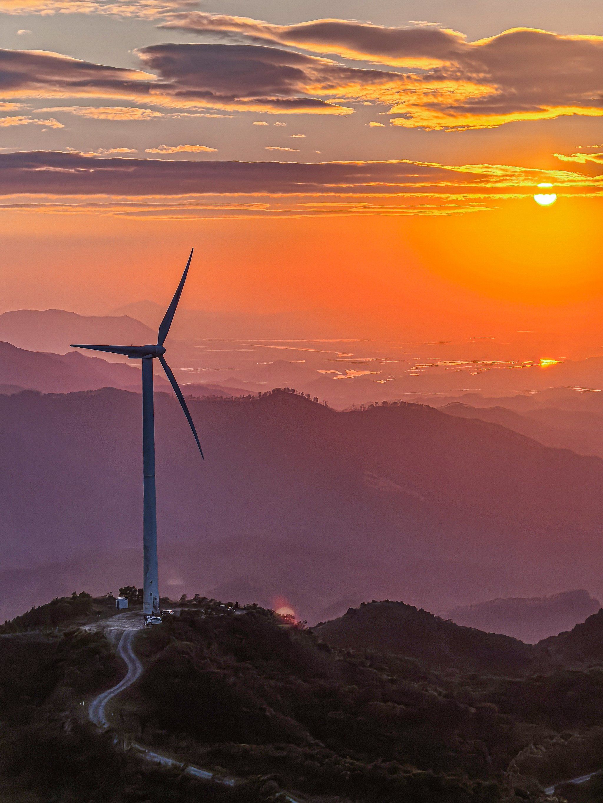 🔅看山川日出云海风车